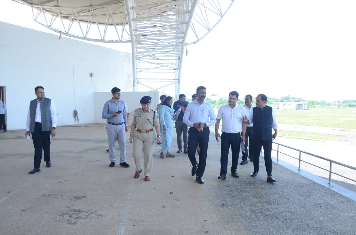 राज्योत्सव 2026 की तैयारियों का अधिकारियों ने नवा रायपुर में निरीक्षण किया