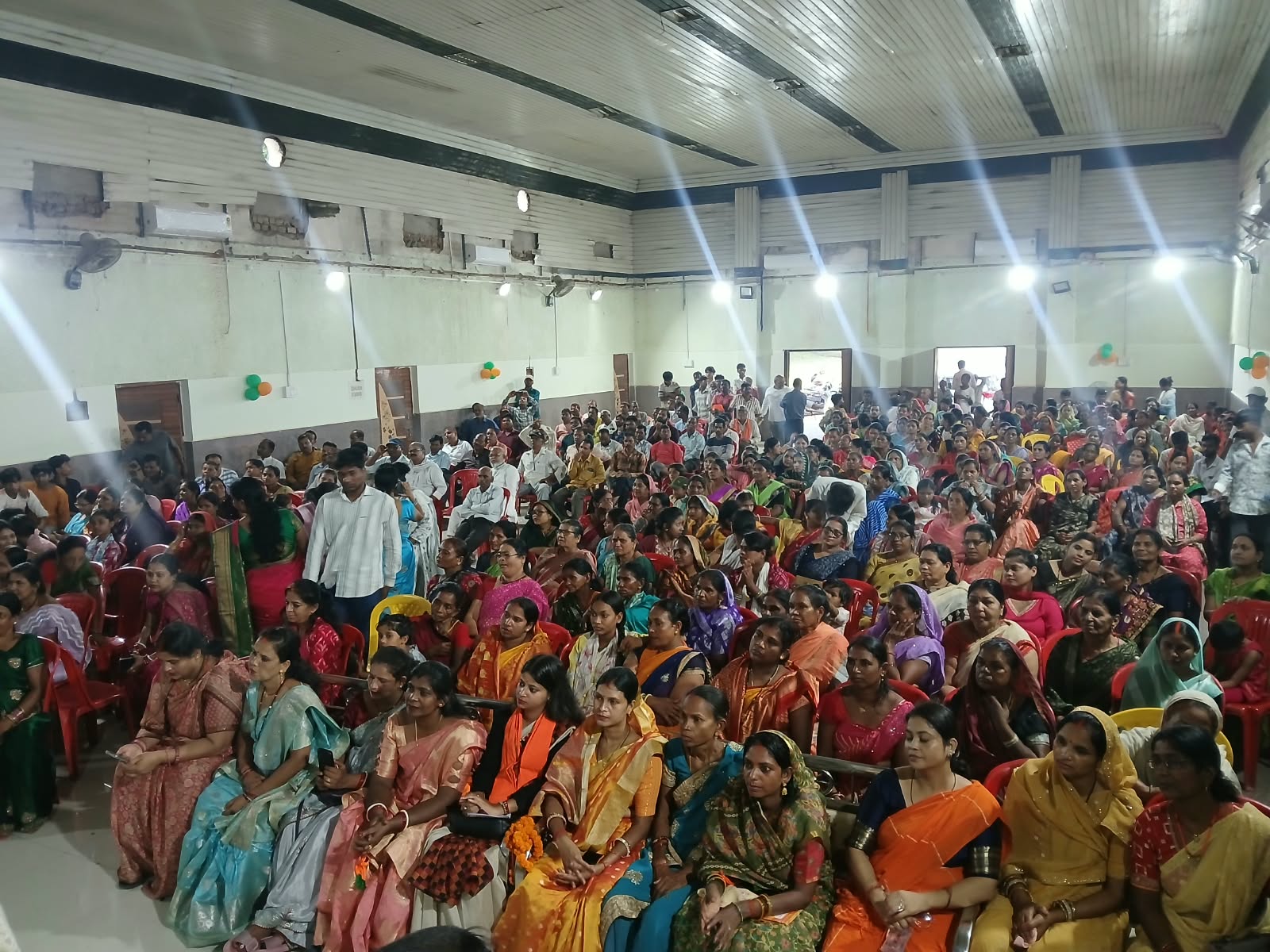 शिवपुर-चरचा नगर पालिका चुनाव के लिए भाजपा की विशाल रैली में जुटे कार्यकर्ता