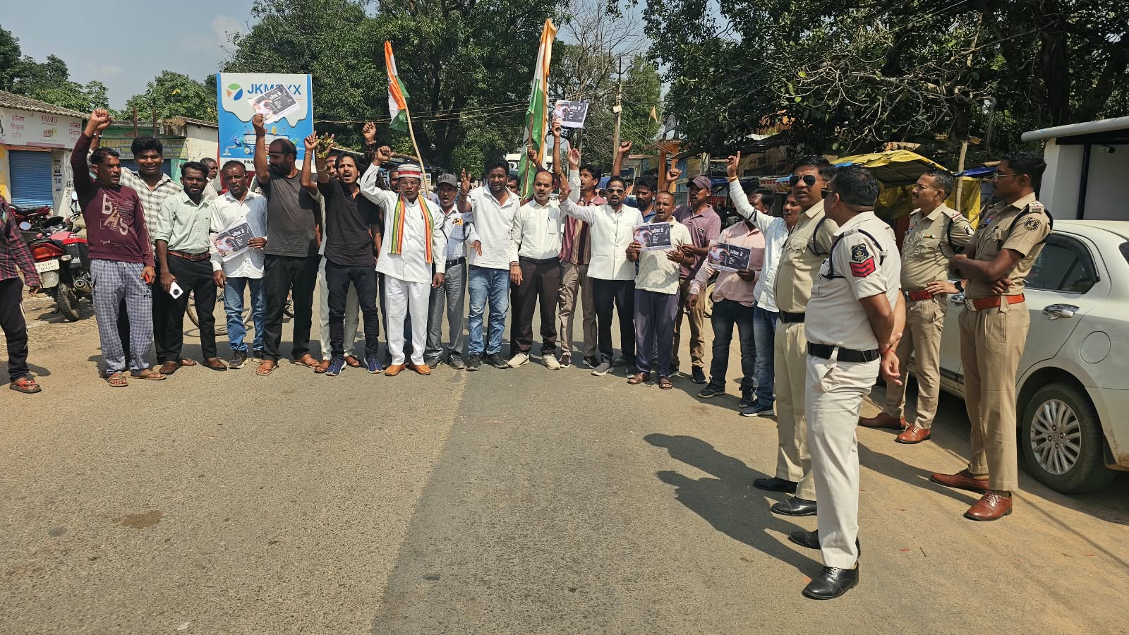 सोनहत में कांग्रेस का ब्लैक डे प्रदर्शन